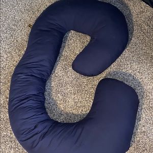 Women’s pregnancy pillow